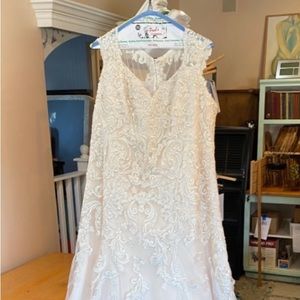 David’s Bridal tulle cap sleeve mermaid wedding dress